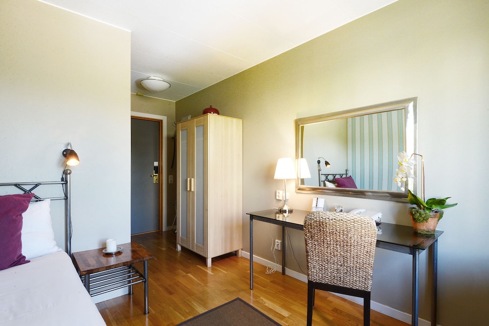 Maude Apos S Hotel Enskede 43/54