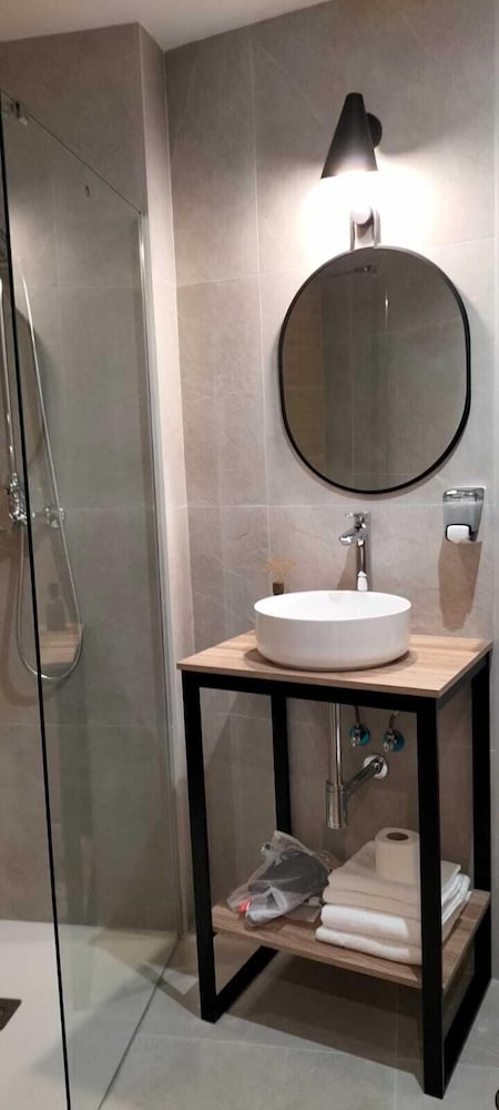 Zalle Oviedo Suites 15/15