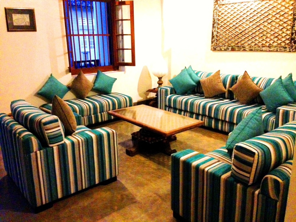 Khalids Guest House Galle 20/40