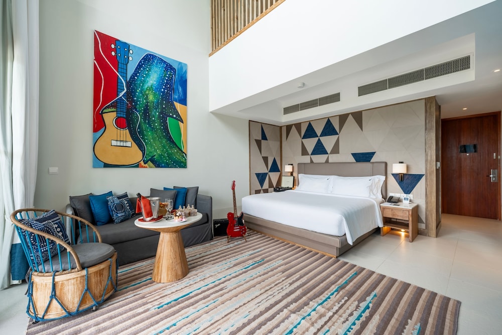 2 Bedrooms, Duplex, Pool, Silver, Family, Suite, King and Twin Beds, Sofa