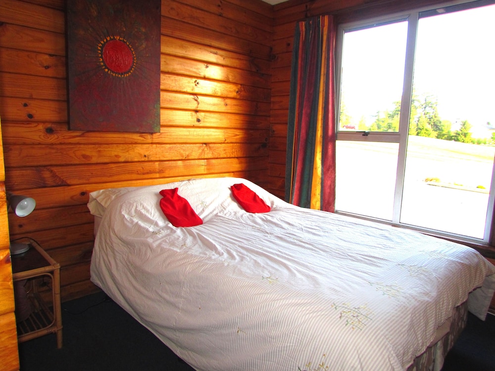 Hanmer Backpackers 4/25
