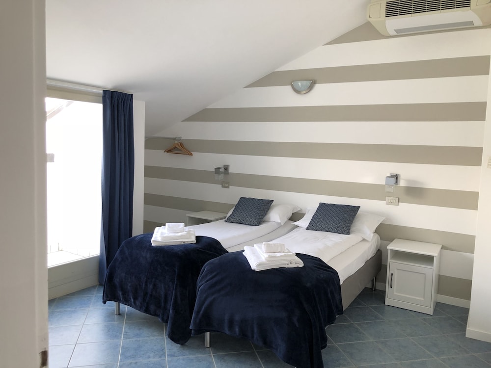 Hotel La Fontana 28/76