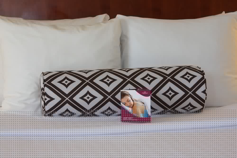 Crowne Plaza Ventura Beach 33/74