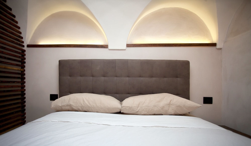 DELUXE, SUITE, KING BED, SOFA
