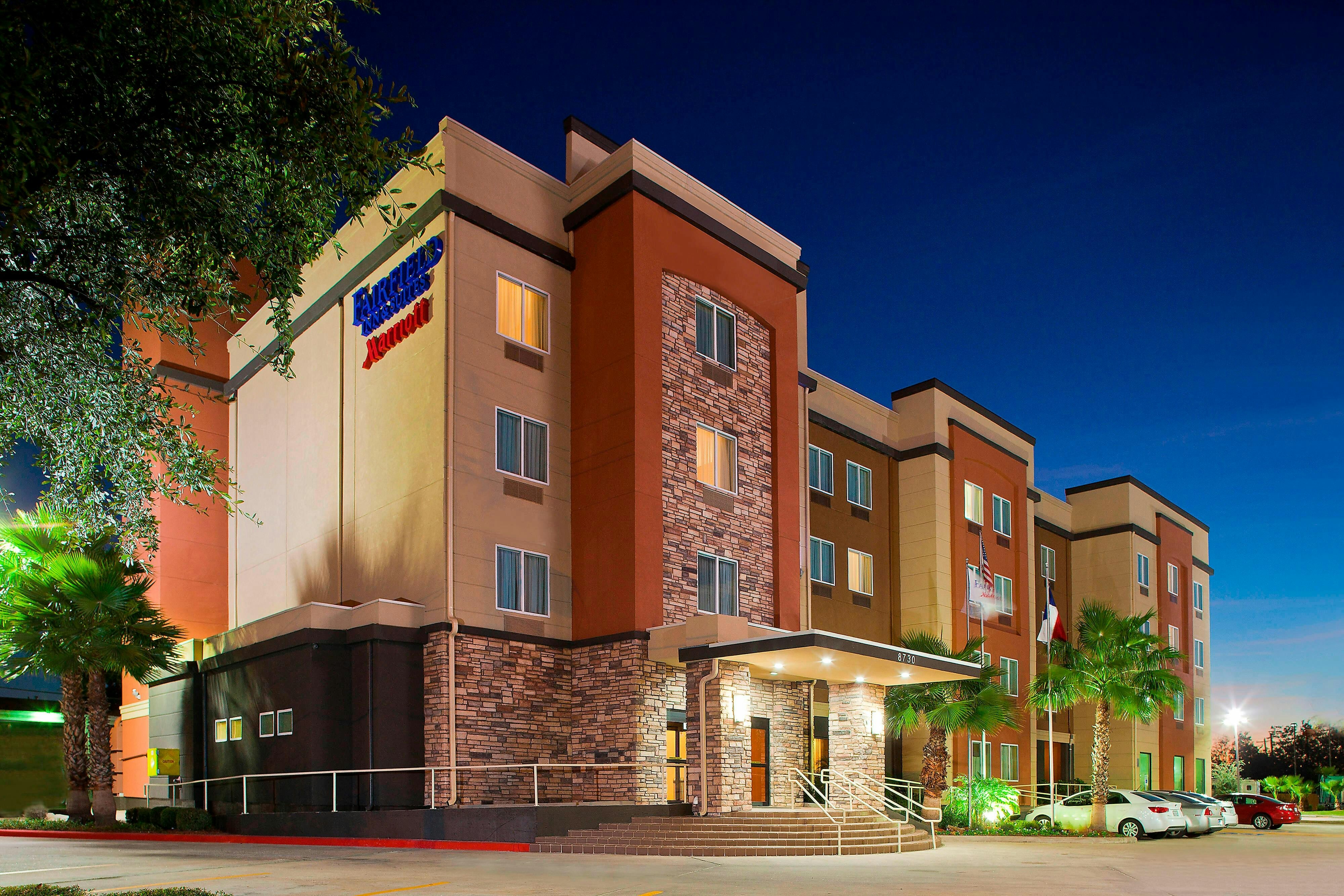 Fairfield Inn Suites By Marriott Houston Hobby Airport 4/28
