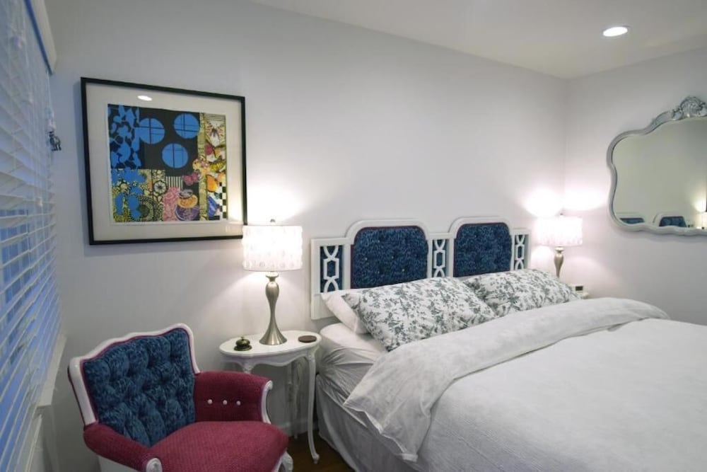 Boutique Hotel 444 7/73