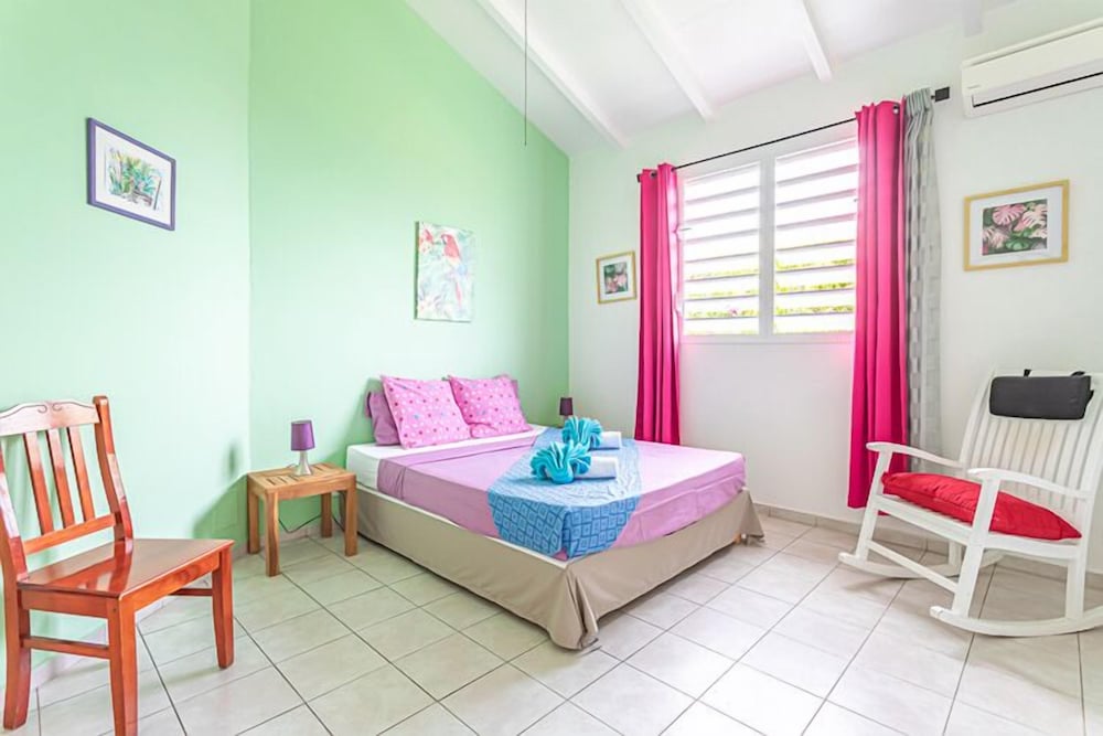 2 Bedrooms, Superior, Bungalow, Queen and Twin Beds, Garden Area, Accessible
