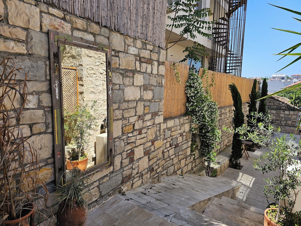 Kugu Urla Otel 20/50