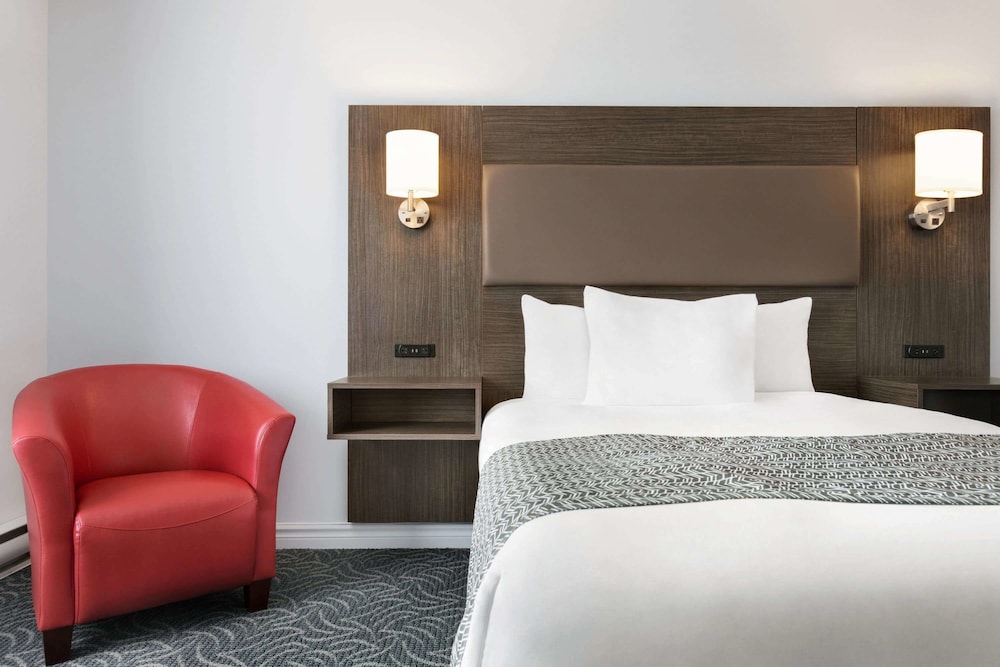 Travelodge by Wyndham Rigaud 9/20