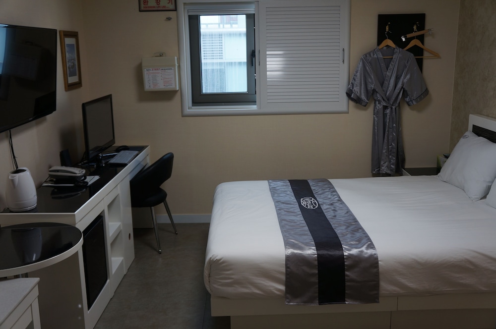 Novaluz Tourist Hotel 8/23