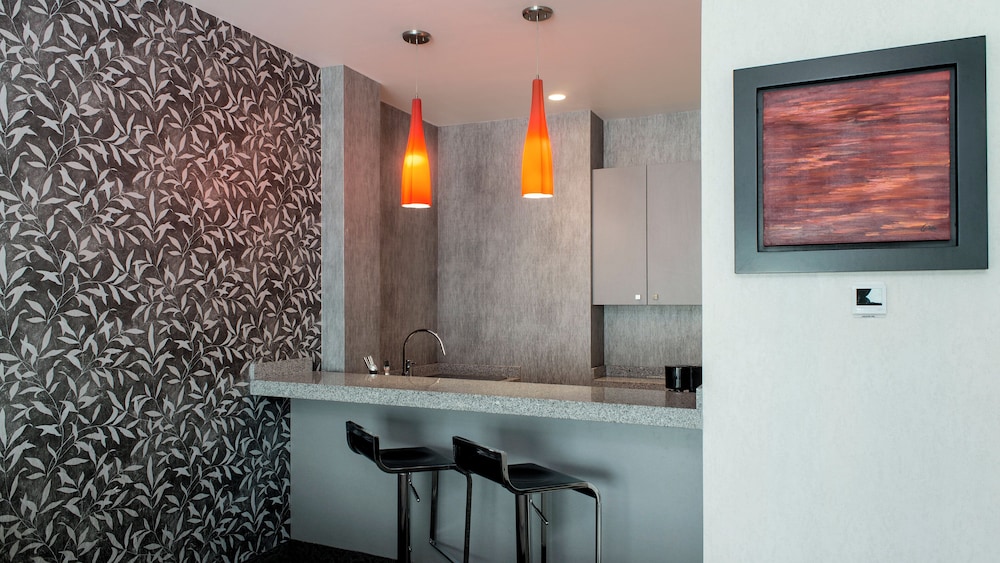 Holiday Inn Express & Suites Queretaro, an IHG Hotel 12/50