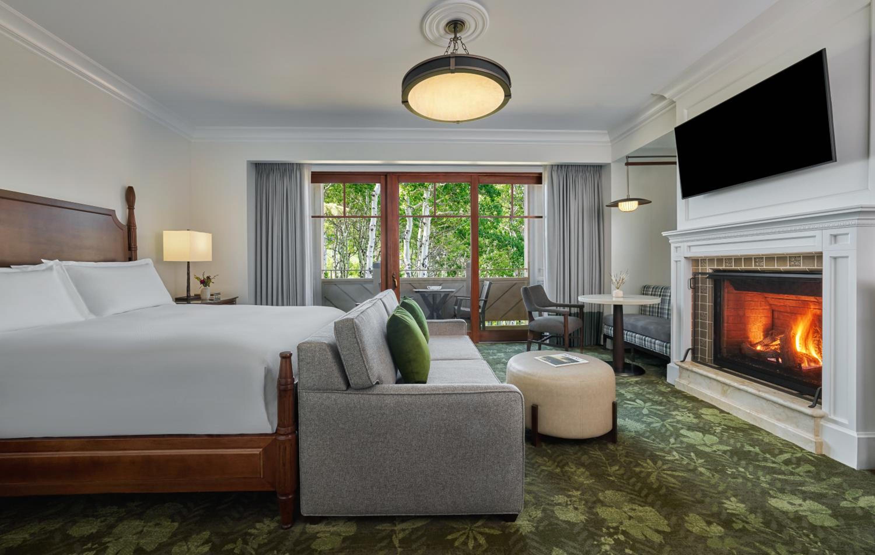 Room, King Bed, Resort View, Accessible