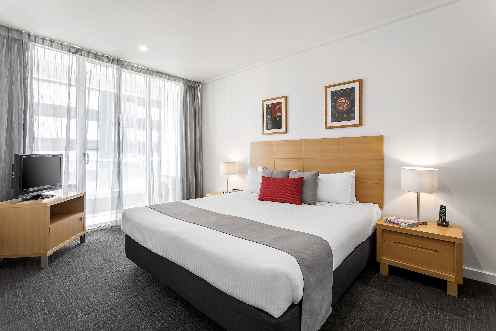 2 Bedrooms, Executive, Apartment, Queen and Twin Beds, 2 Bathrooms 3/10