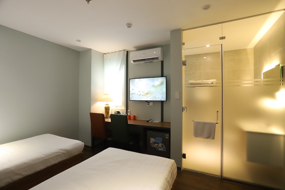 Lanura Apartments and Hotel 6/45