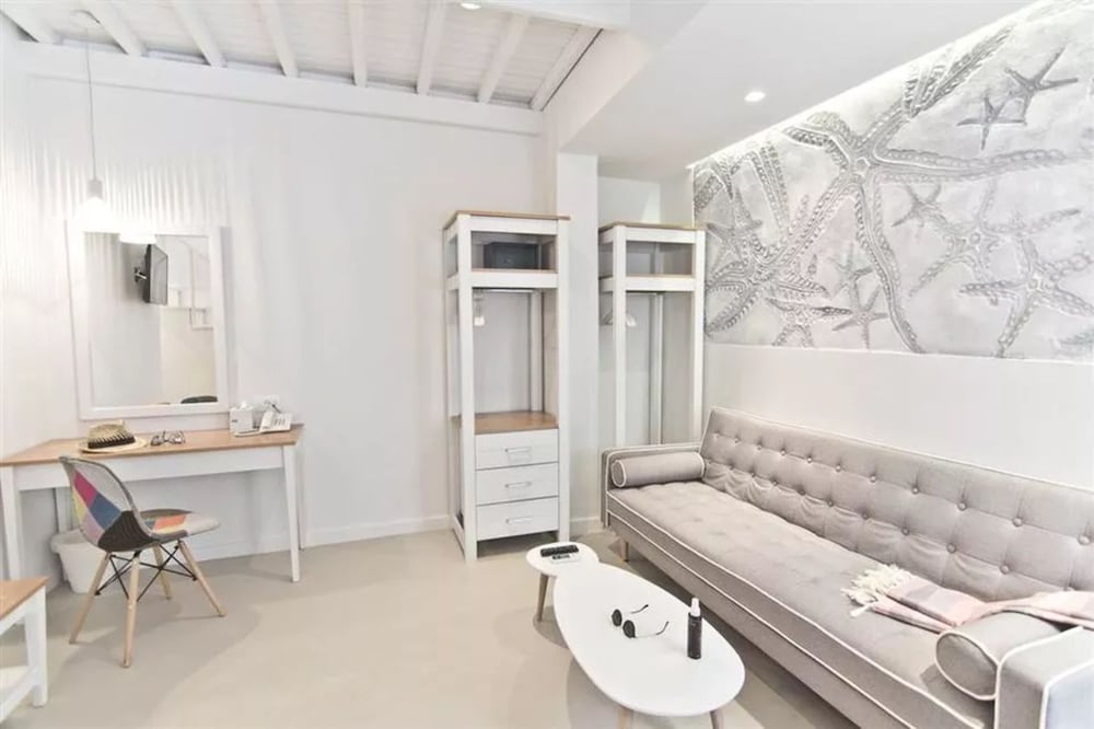 Lindos Comfy Suites 40/58