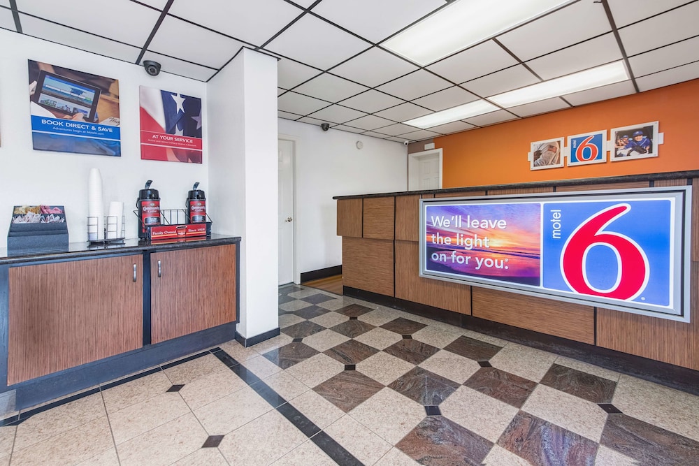 Lobby at Motel6 Sulphur, LA, SULPHUR - LA