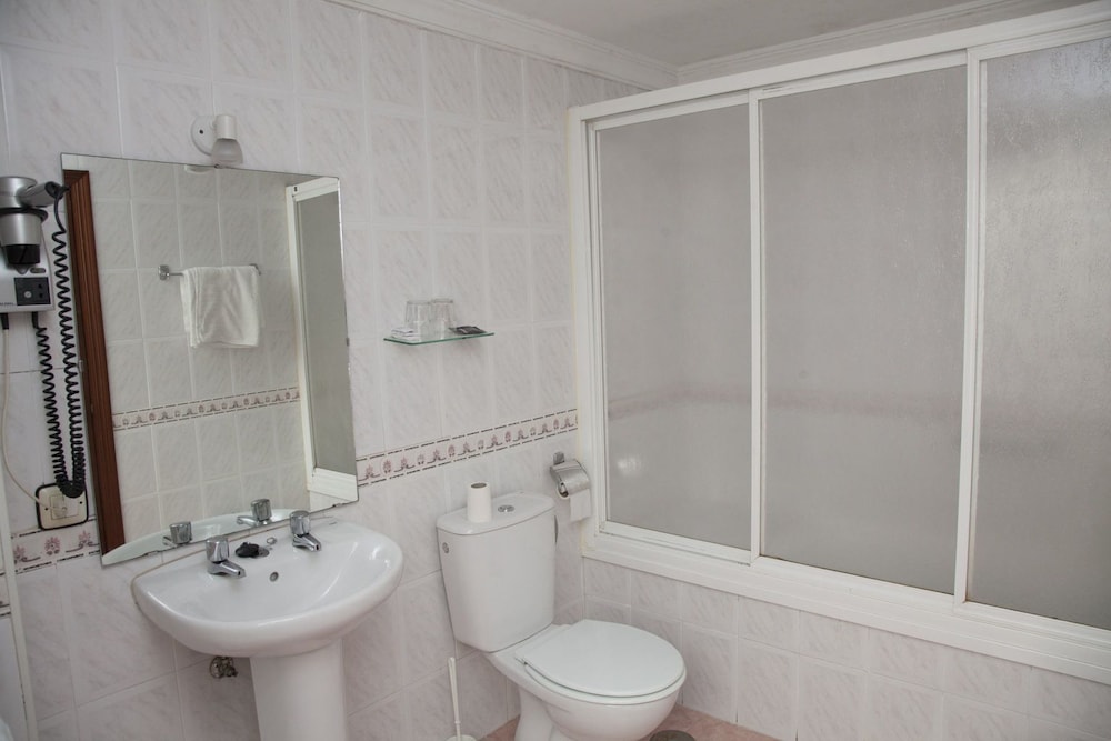 hostal paris