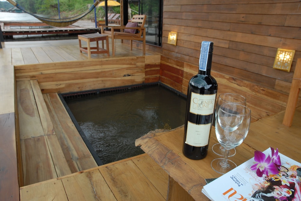 BOUTIQUE RAFT RESORT 32/54