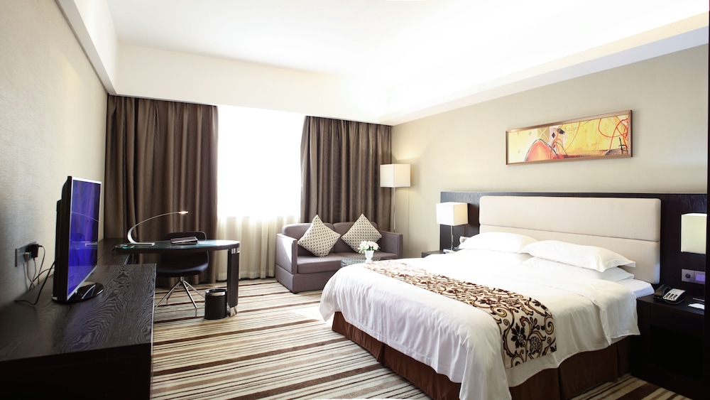 DELUXE, KING BED