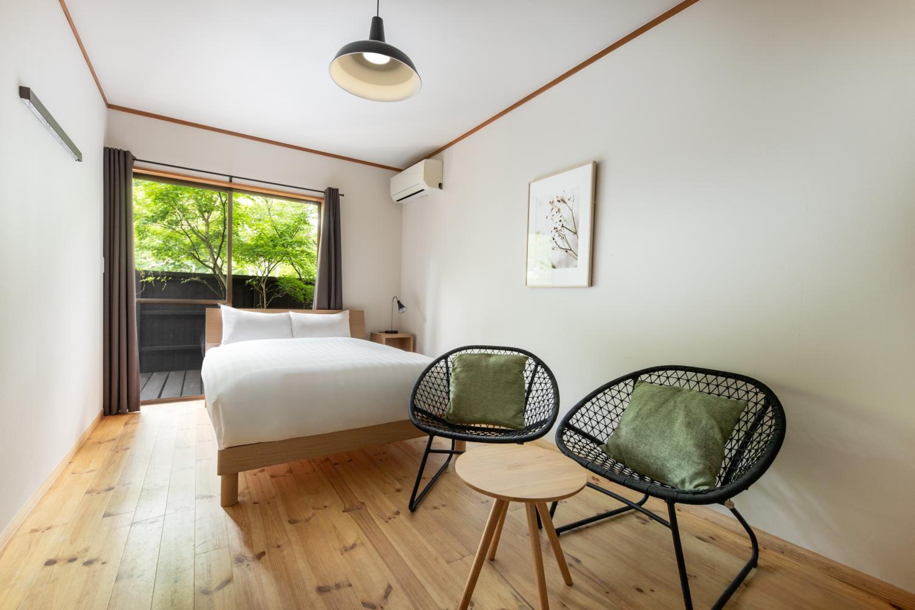 Interior, Western, Double Bed, Outdoor Bath