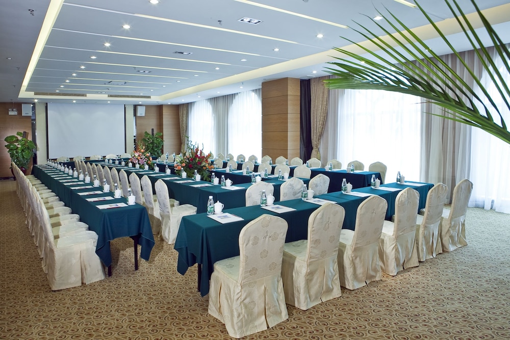 Gladden Hotel Jiangmen 49/61
