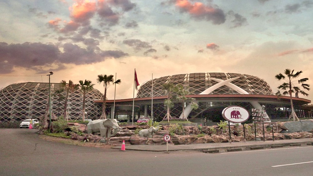 Royal Safari Garden Resort & Convention 8/67