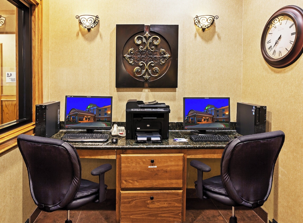 Holiday Inn Express Hotel And Suites Corpus Christi Nw Calallen 62/71