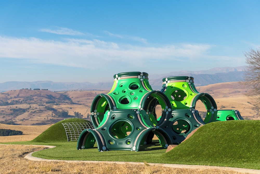 Cayley Mountain Resort 34/43