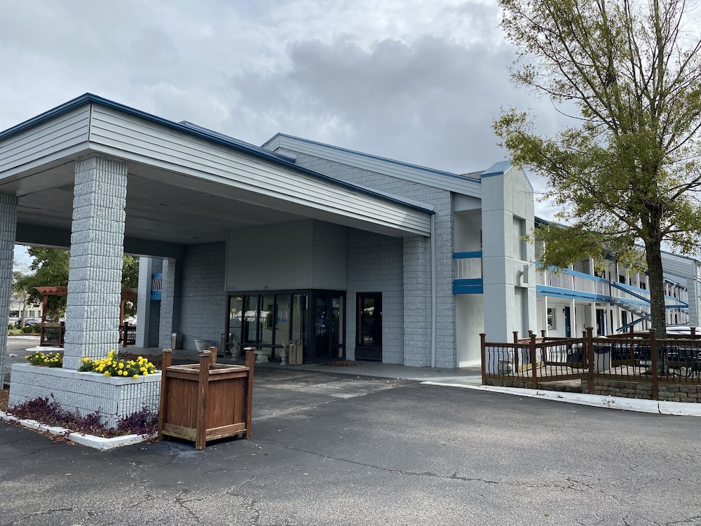 Baymont by Wyndham Wilmington NC 36/40