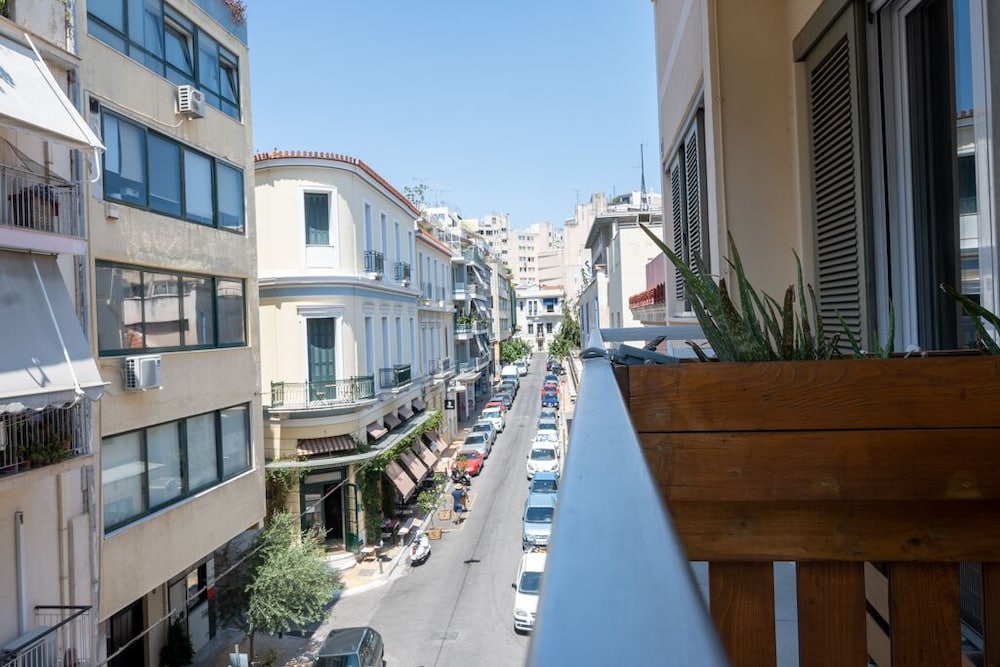 Gaia Athens 22/24