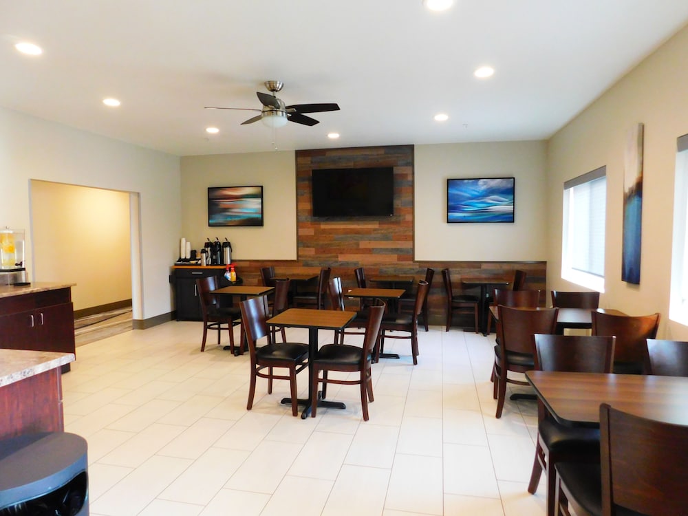 Island Suites 36/50