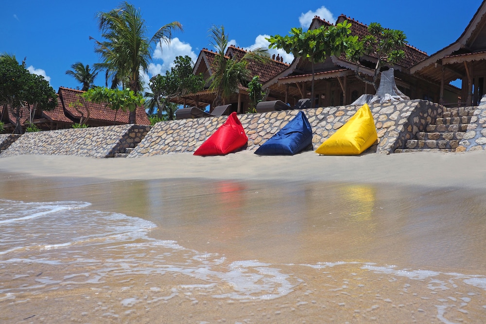 Blue Harbor Beachfront Villas Resto 42/48