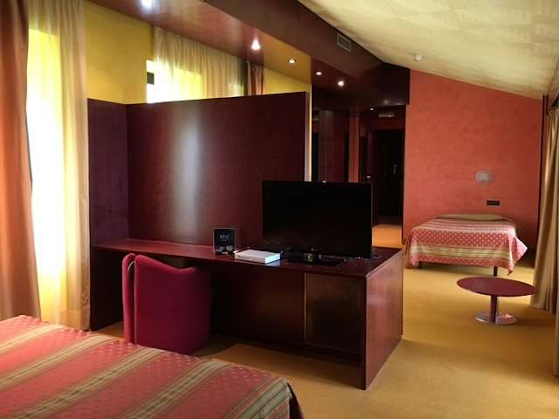 Hotel Concorde 7/48