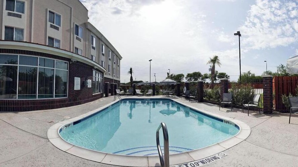 Comfort Inn and Suites Mexia, TX 55/59