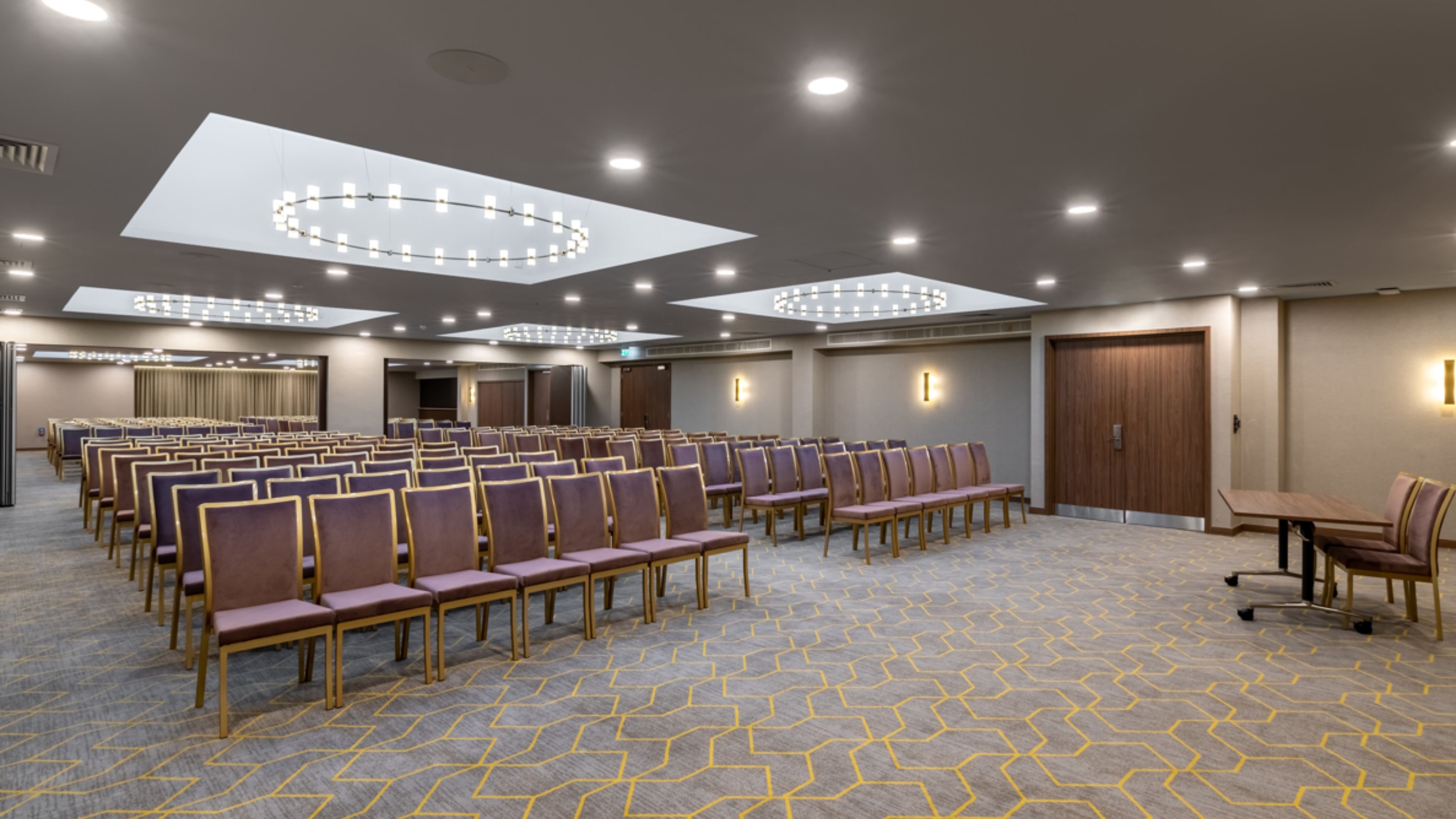 Holiday Inn London Gatwick Worth 40/50