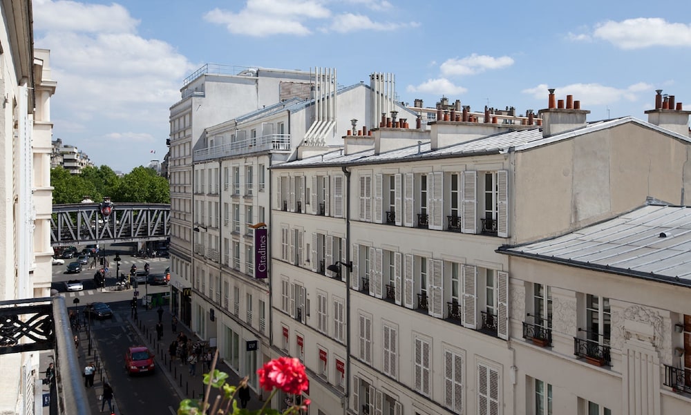 Hotel Saphir Grenelle 3/50