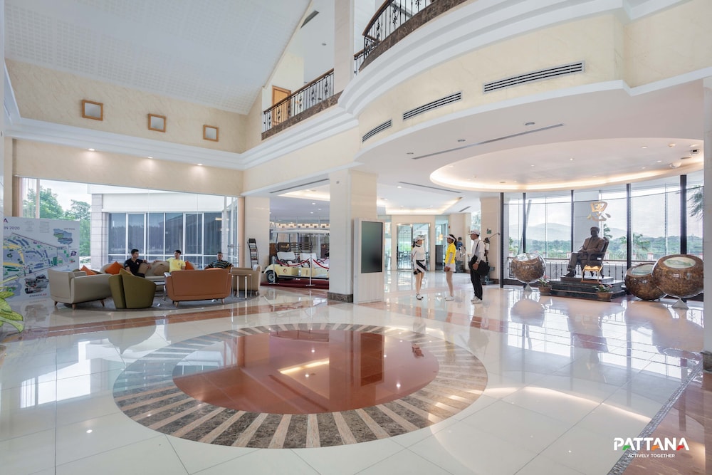 Pattana Golf Club And Resort 18/50