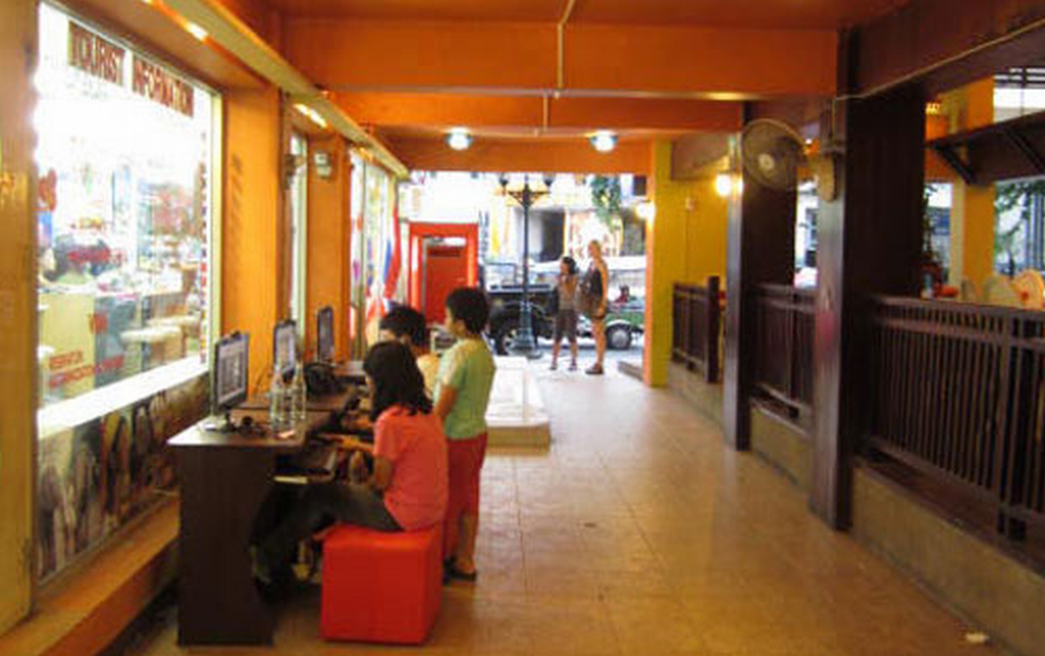 Sawasdee Khaosan Inn 34/40