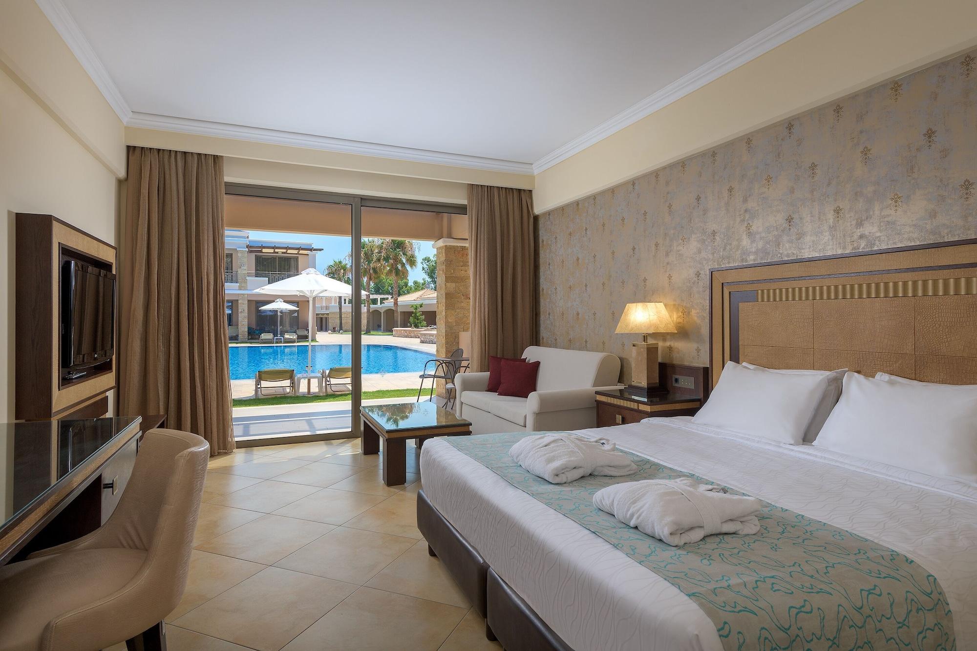 Family Suite, Direct Pool Access