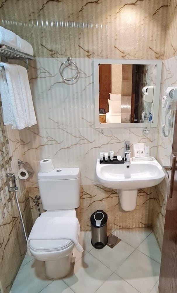 فندق جوار المدينة الفندقية(Jiwar Al Madina Hotel) 49/50