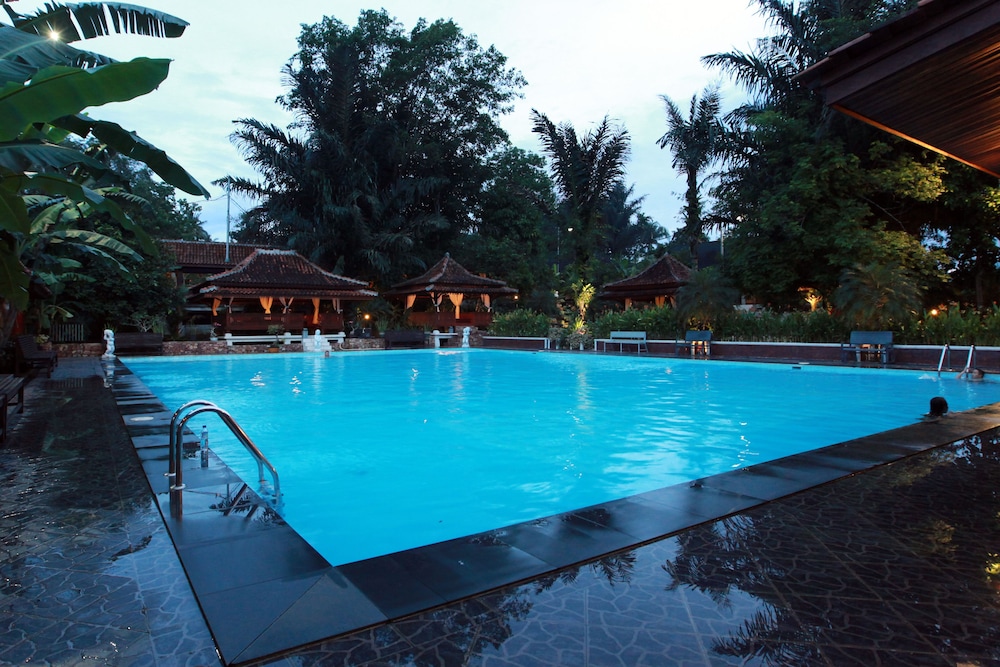 Green Tropical Village Hotel Resort 44/61
