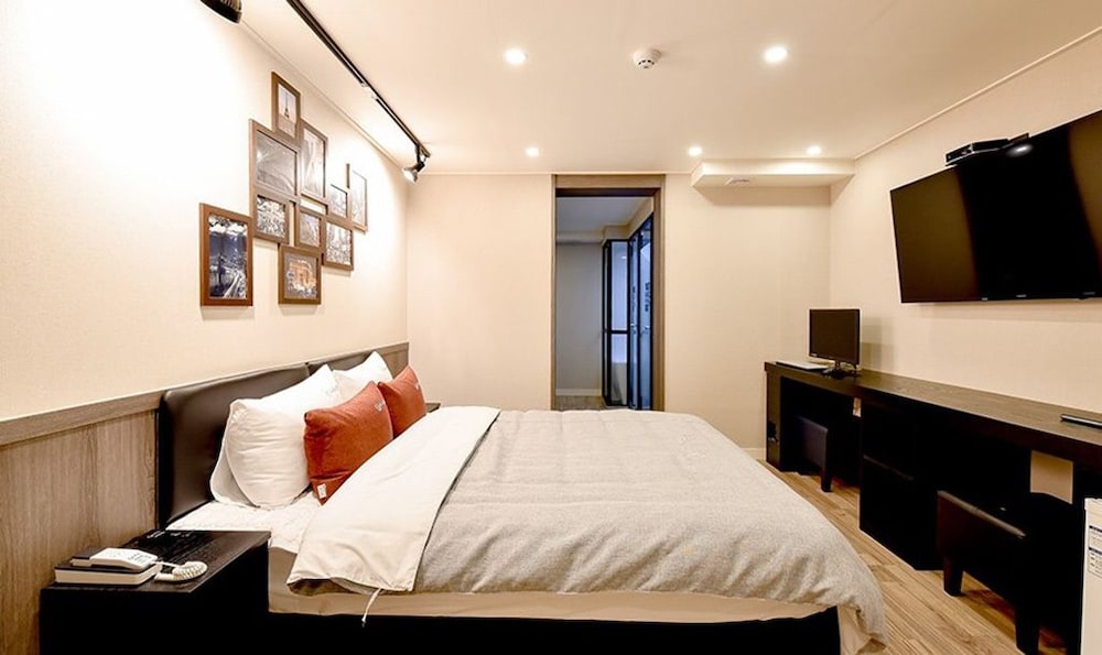 Boutique Hotel Haru 6/23