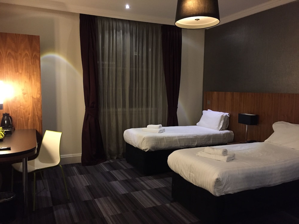 The Place Hotel 36/69