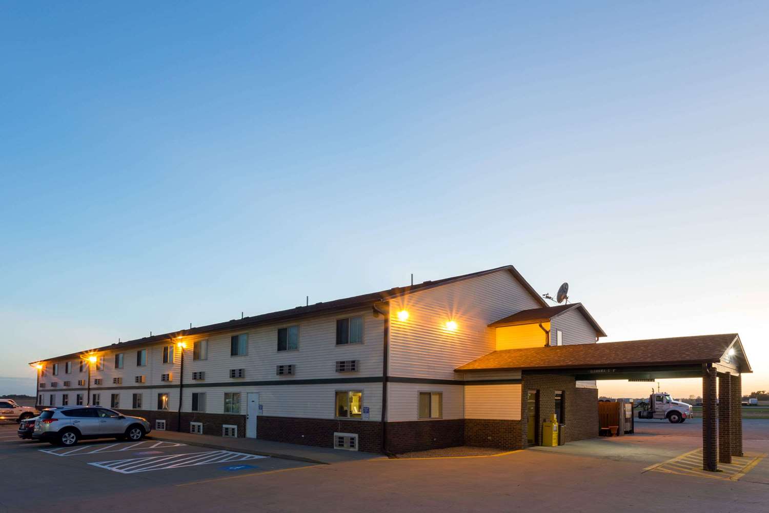 Super 8 By Wyndham Mendota 1/16