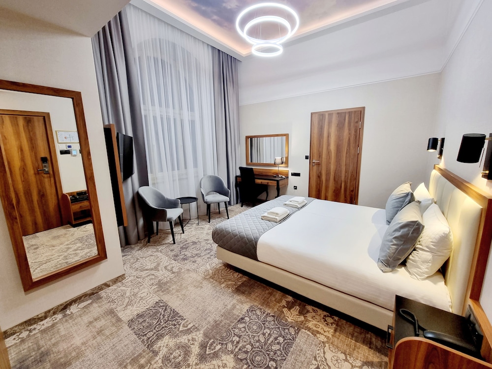 COMFORT, DOUBLE BED