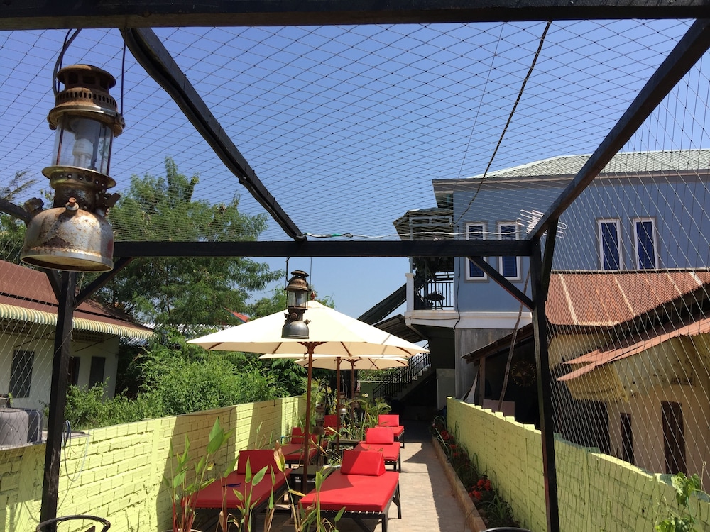 Relax And Resort Angkor Guesthouse 8/34