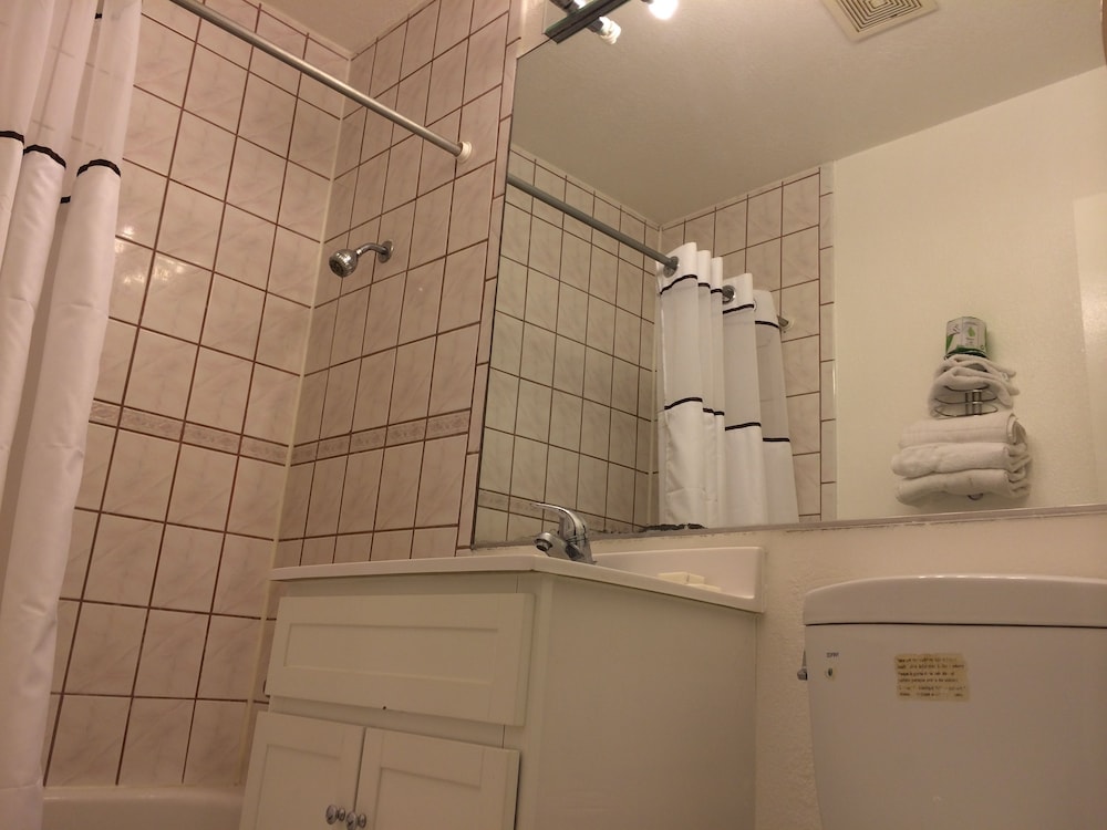 La Adventurer All Suite Hotel 27/27