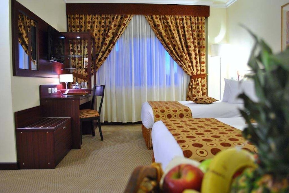 LARSA HOTEL 27/48