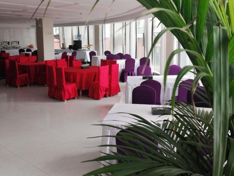 GreenTree Eastern Anshun Town Huangguoshu Avenue Jinhui Xindu Hotel 45/50