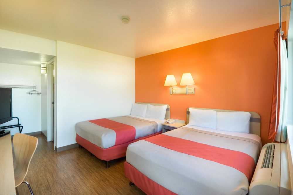 Motel6 Pendleton, OR 24/52